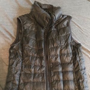 Uniqlo lightweight vest in navy blue